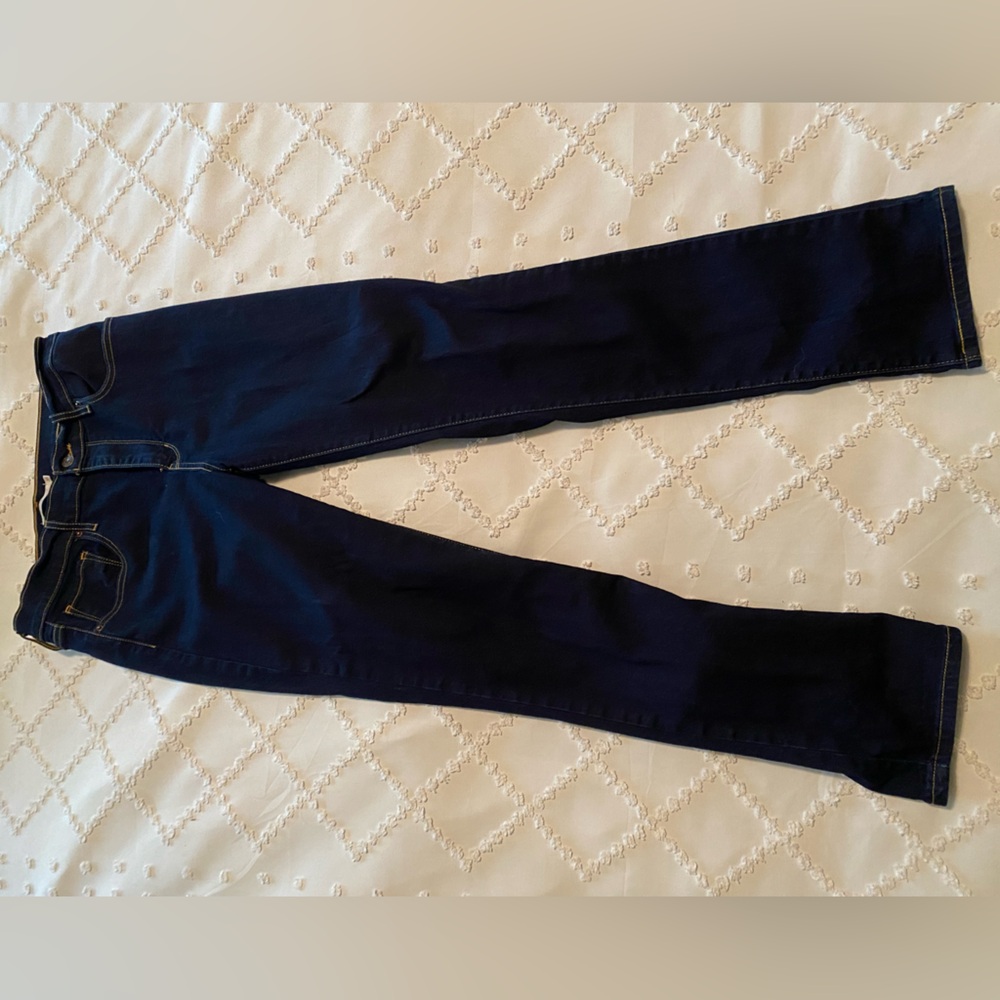 Levi’s high rise straight leg size 31